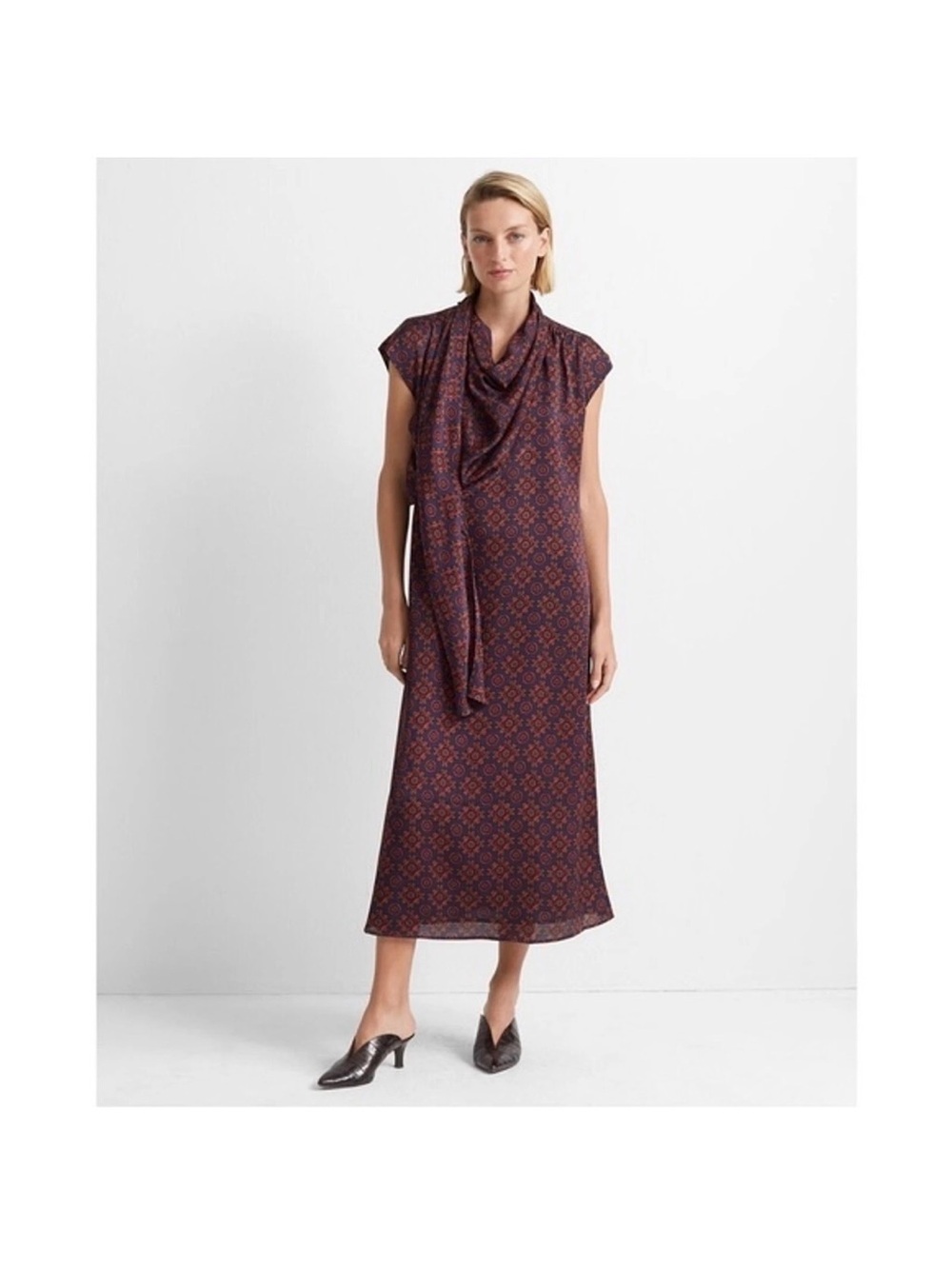Size 0 Club Monaco Navy and Burgundy Patterned Maxi Dress